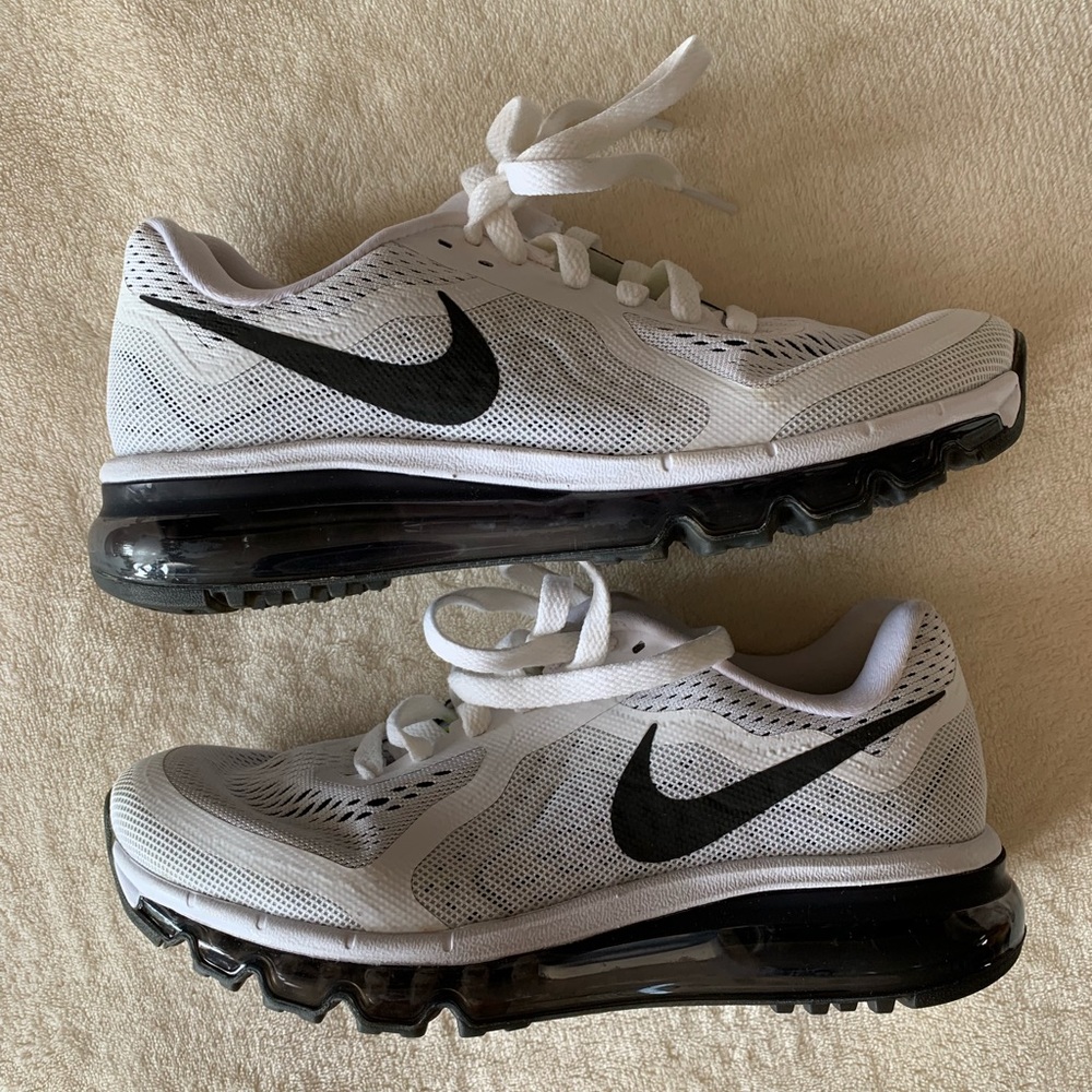 Brand New Black/White Nike’s Size 7.5